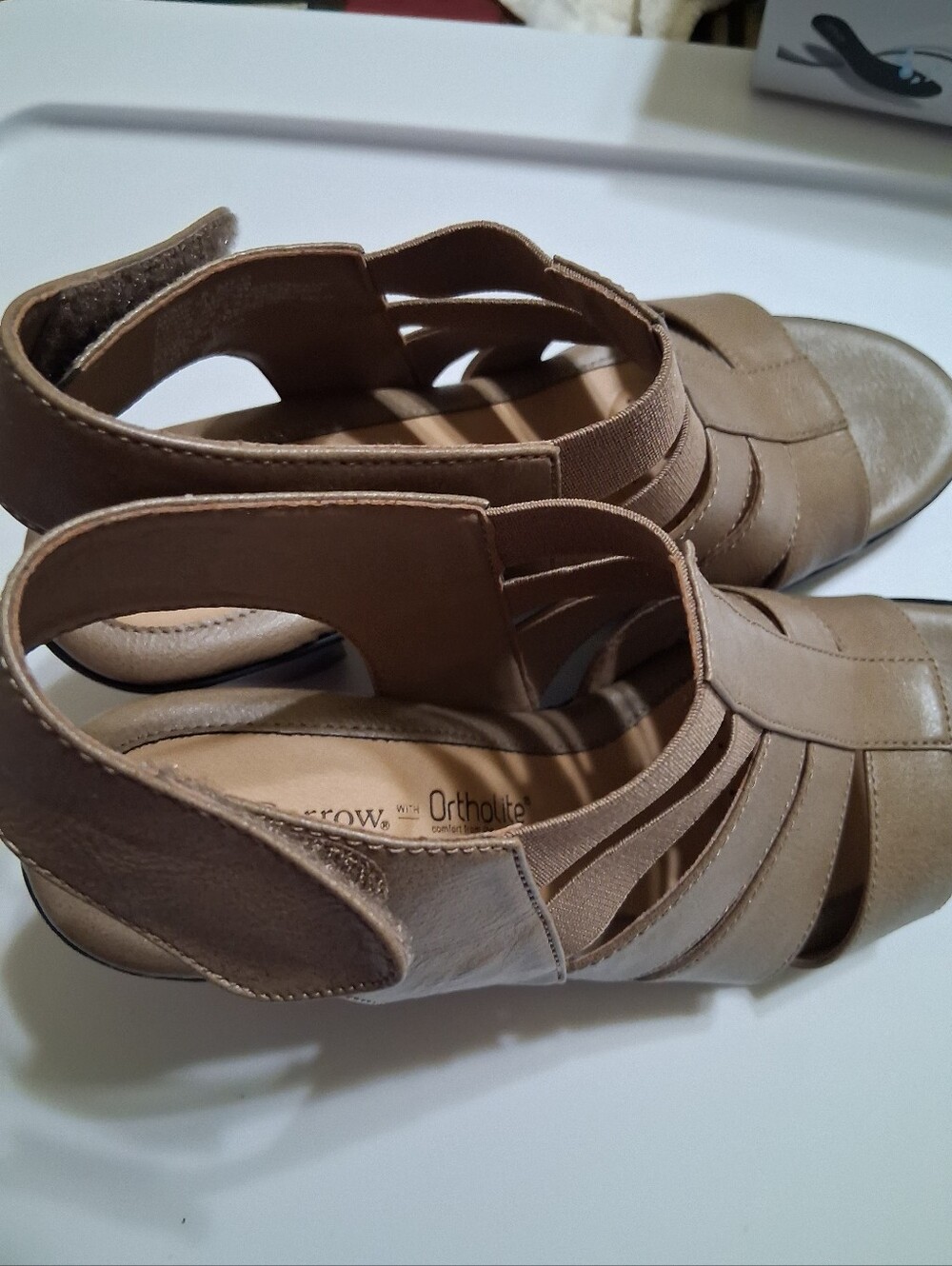Croft & Barrow Ortholite Comfort Foam Strappy Sandals Taupe Sz 8 - Picture 3 of 6